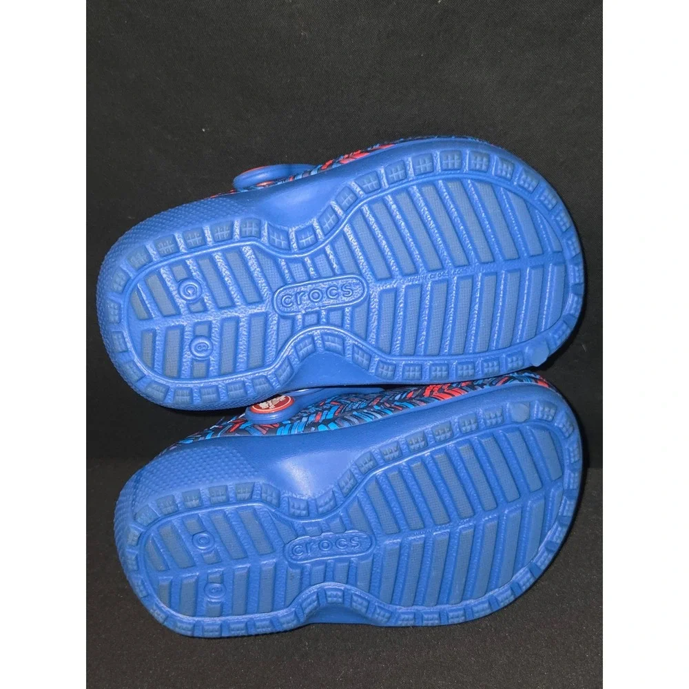 Crocs Lined Clogs Blue‎ Multi Chevron Pattern Kids Size 6 Cozy Winter